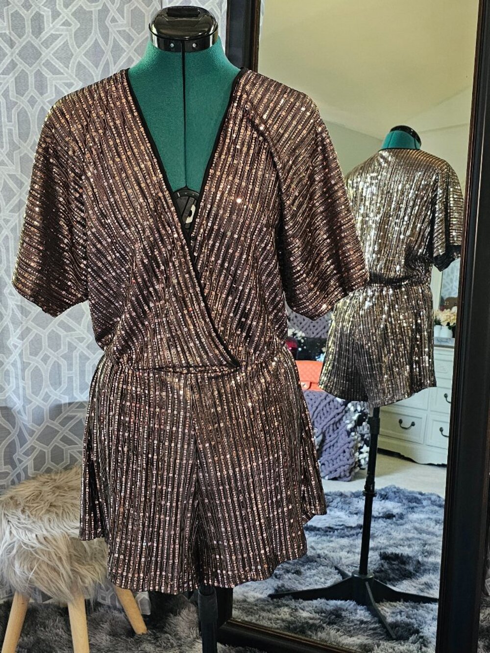Dress Forum Metallic Stripe Wrap Top & Shorts Set – Size L